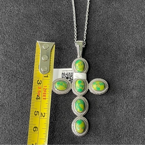 🔥 NWT Mojave Green Turquoise Cross Pendant Necklace - Picture 4 of 7